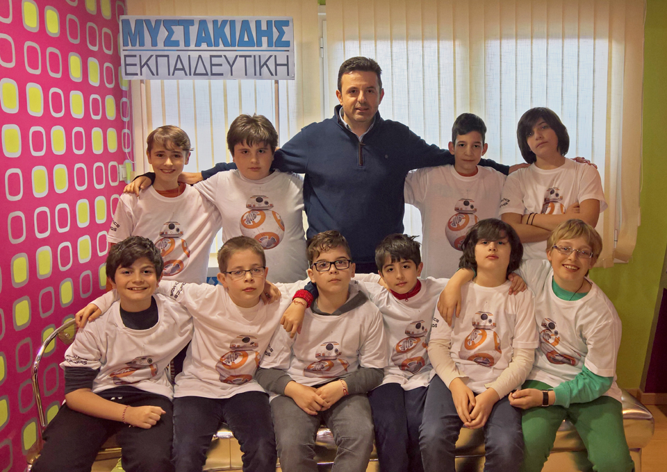Ομάδα Ρομποτικής που πήρε μέρος στον Παγκόσμιο Διαγωνισμό Ρομποτικής Έρευνας και Καινοτομίας FIRST LEGO League στο Μέγαρο Μουσικής Θεσσαλονίκης. 